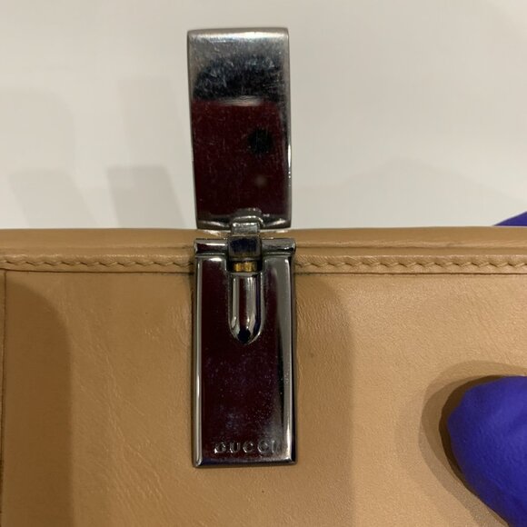 Gucci Beige Leather Bifold Wallet Sku#84861 (gently used) - Picture 11 of 13